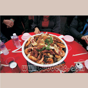大盆菜——陆洪亮摄